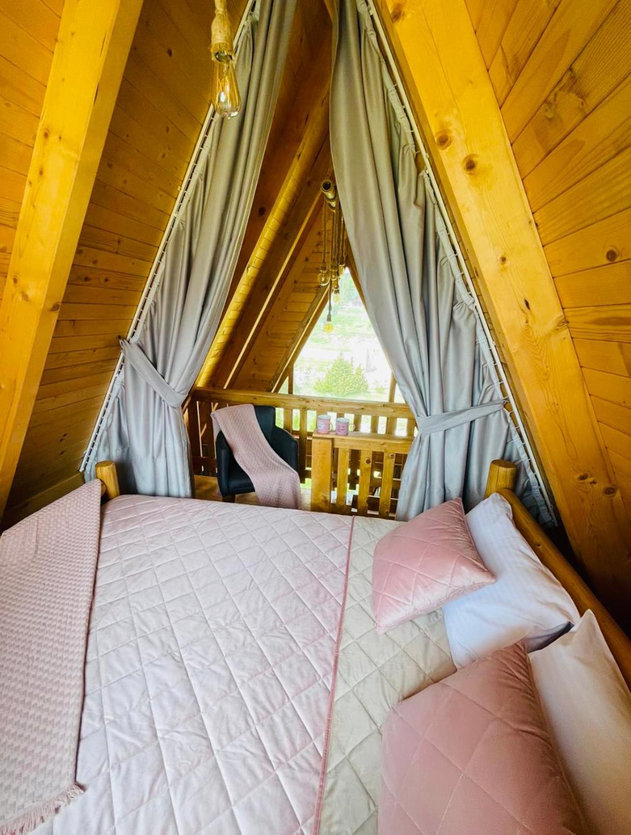 A Frame Houses Ans Zabljak Luaran gambar